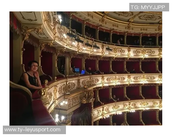 亚马尔社交媒体分享诺坎普夕阳美景预示着一个难忘的夜晚即将开启